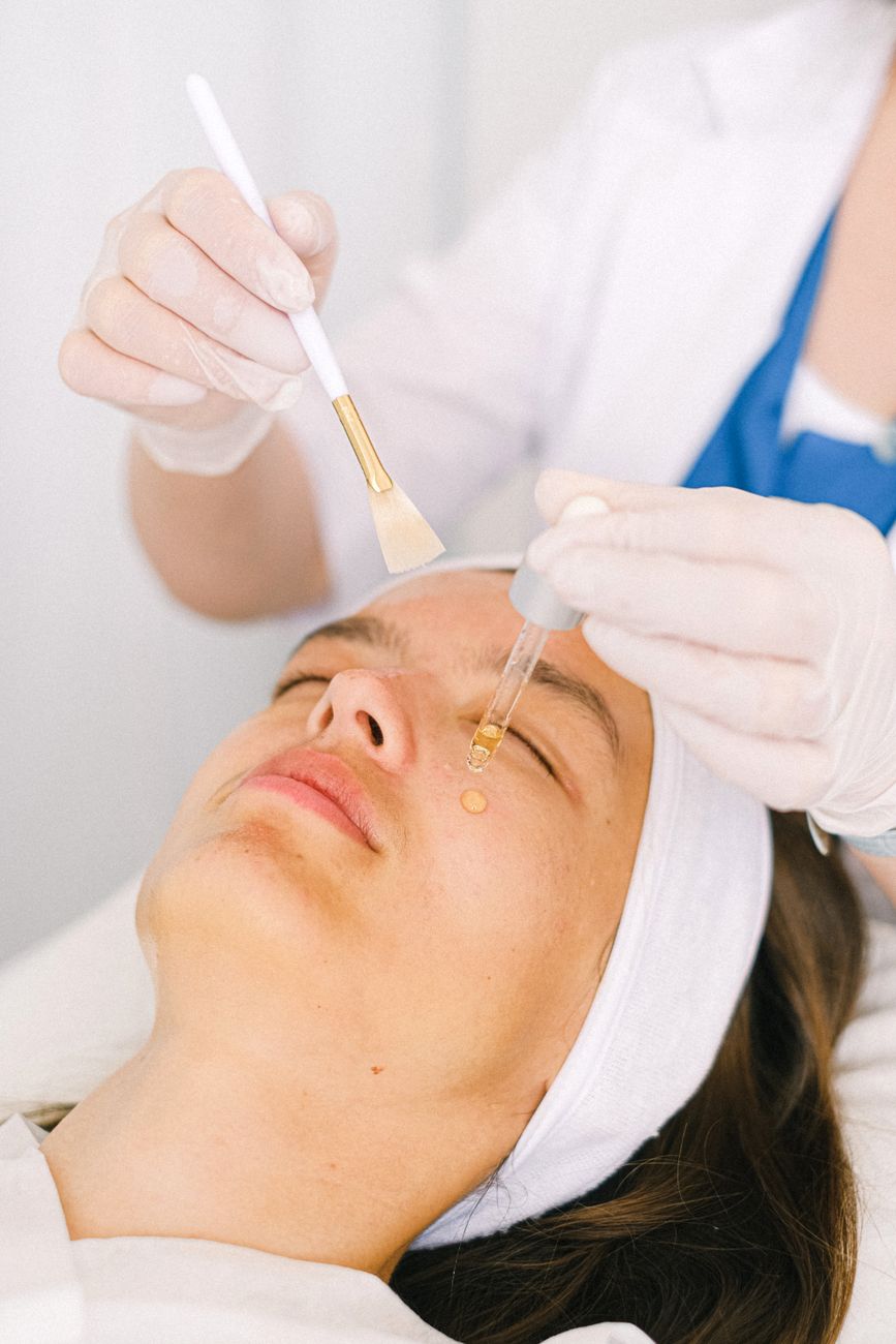 Augenbrauen und Wimpernbehandlung